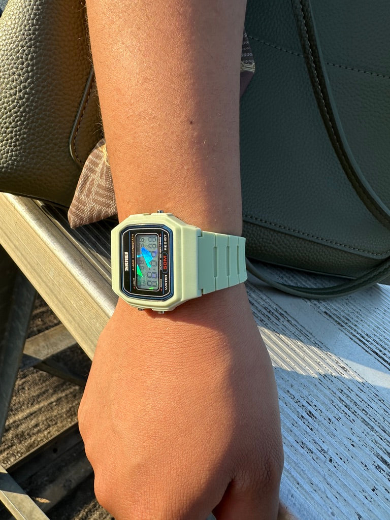 Skmei Light Green Shattered / Full Screen Holo Mod